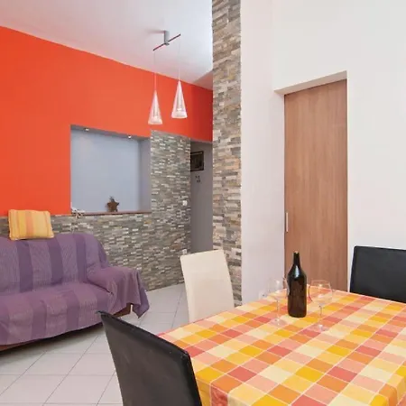 Roko St شقة سبليت